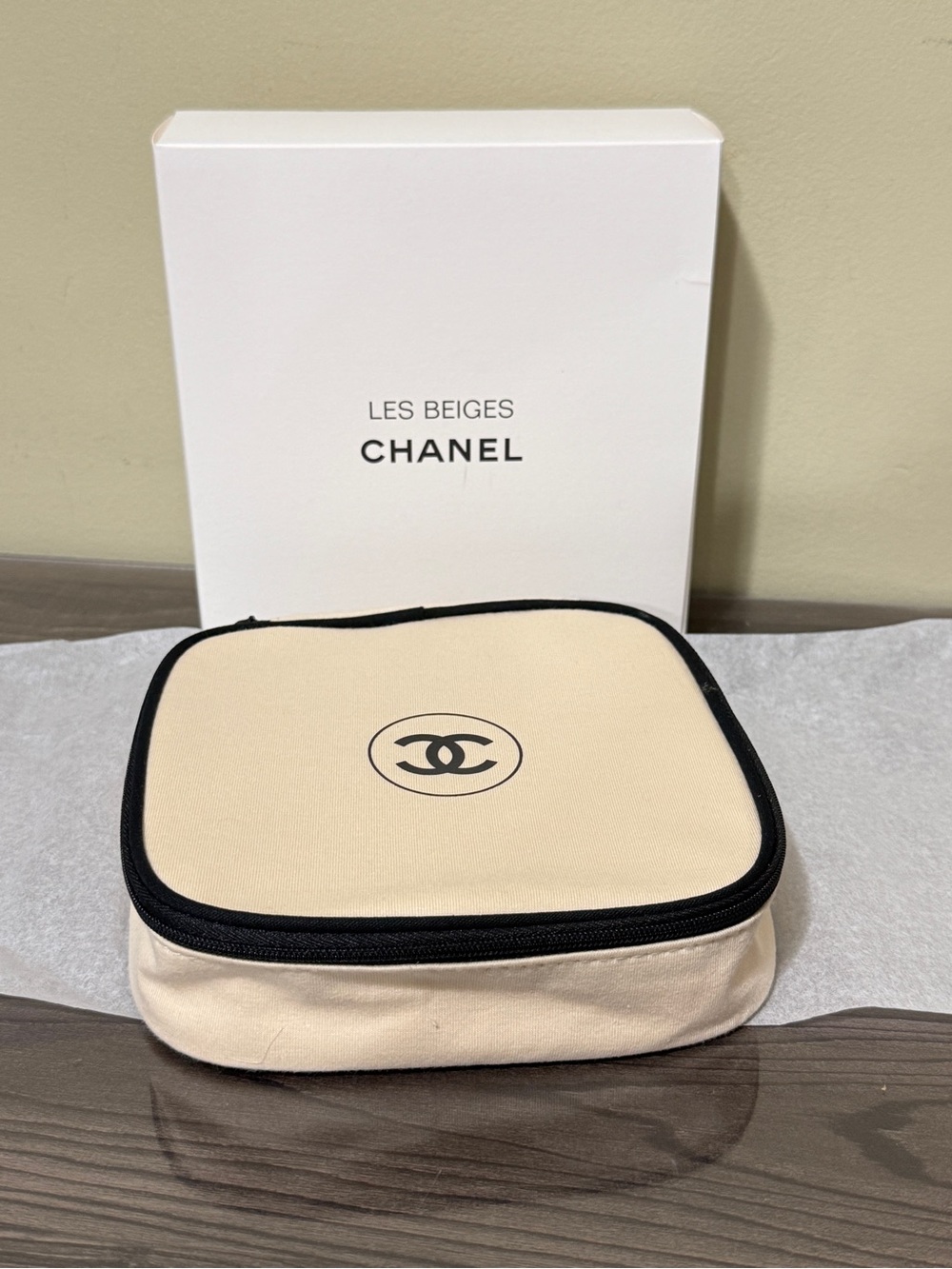 CHANEL Les Beiges pouch bag